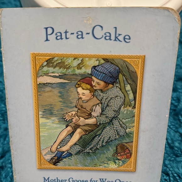 🎁5/$10🎁 Pat-A-Cake Mother Goose for Wee ones, board book, 2010 - Picture 2 of 9